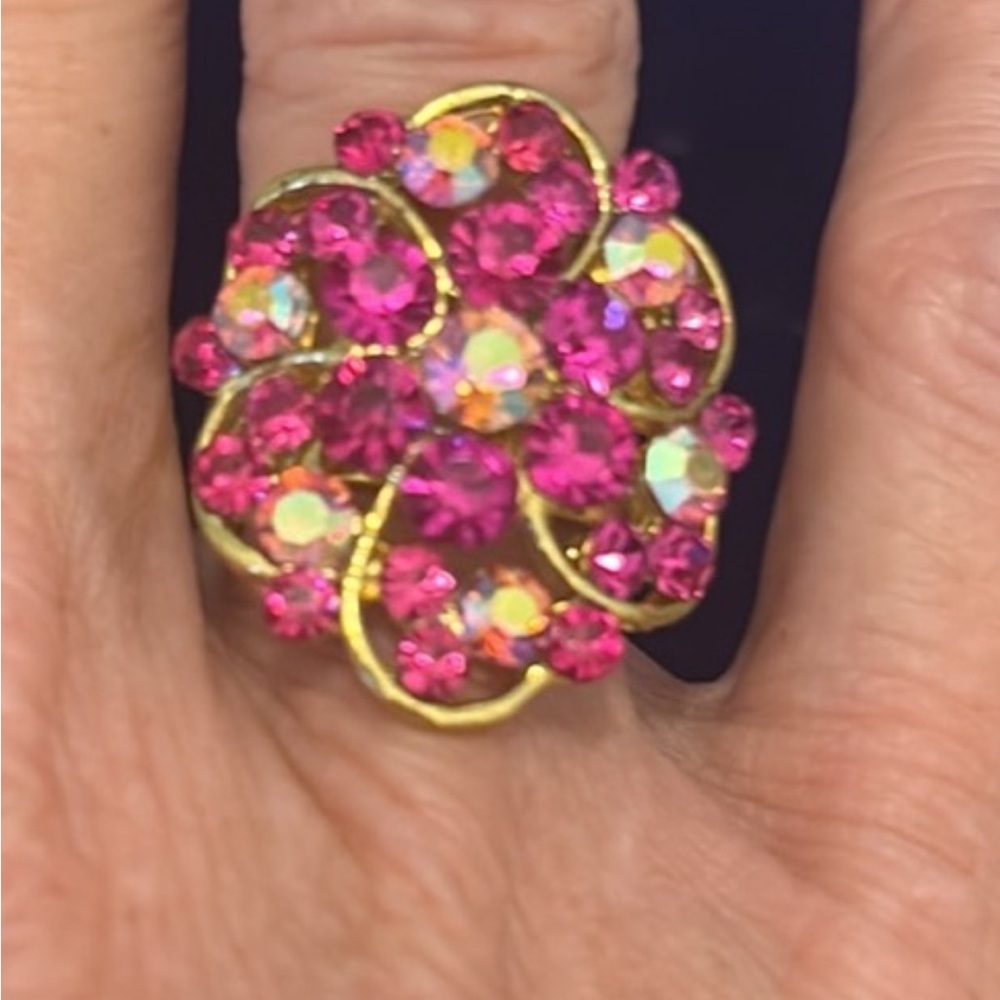 Size 7 Vintage  borealis and pink crystal ring gold tone